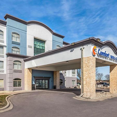 Comfort Inn & Suites Madison Extérieur photo