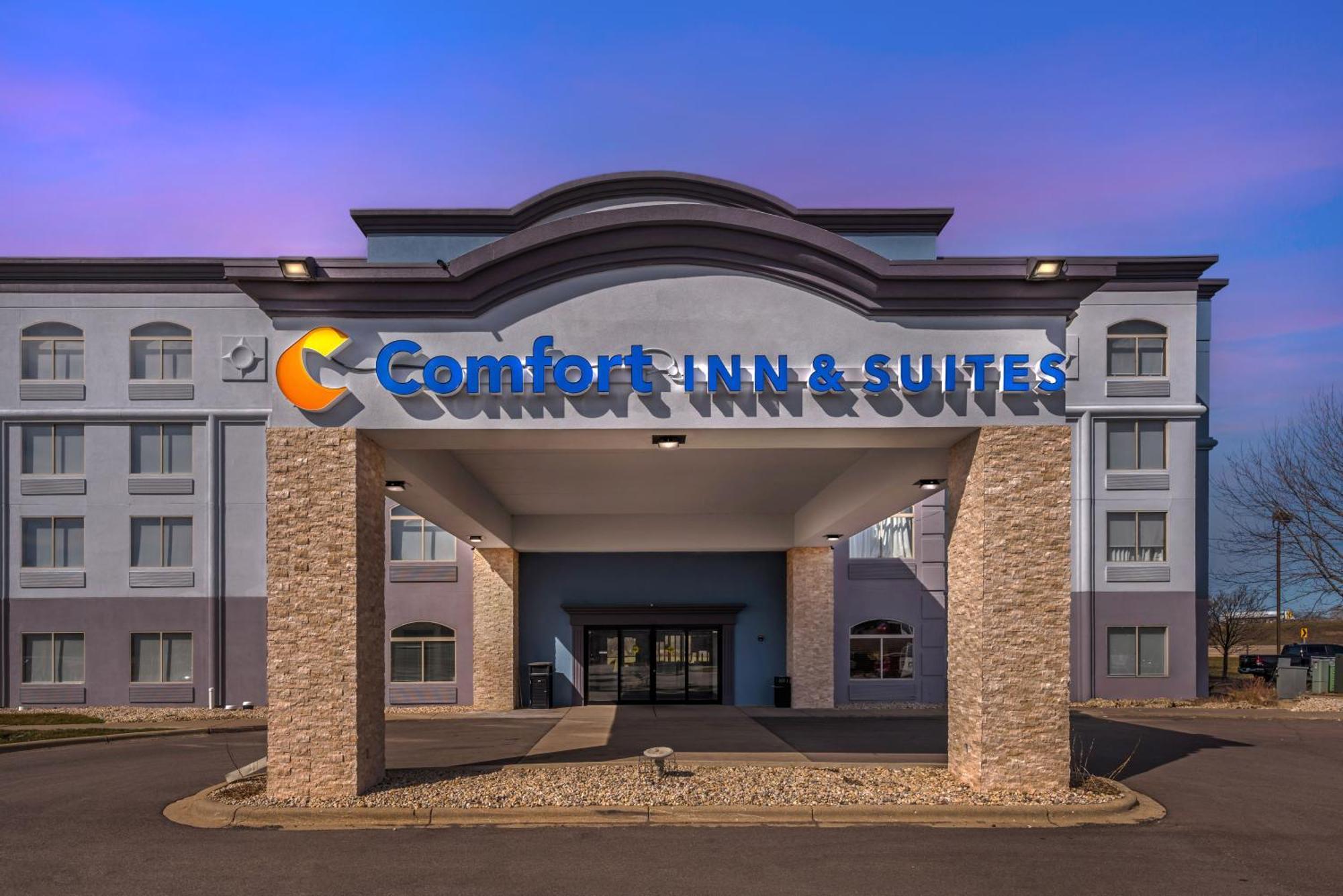 Comfort Inn & Suites Madison Extérieur photo